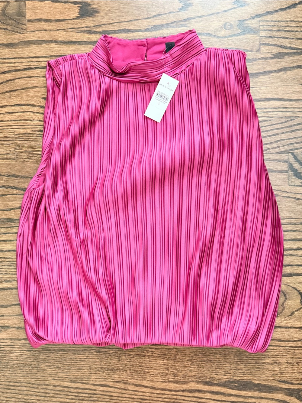 NWT Ann Taylor Sleeveless Pleated Mock Neck Top in Bright Pink